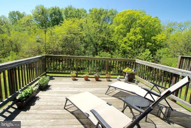 Foto del edificio - 104 Eastside Ln