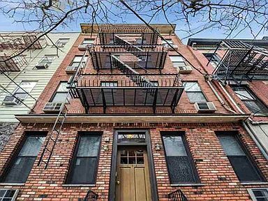 Primary Photo - 414 Madison Street