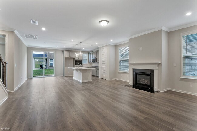 Foto del edificio - 4 br, 3 bath House - 710 Parthenia Lane