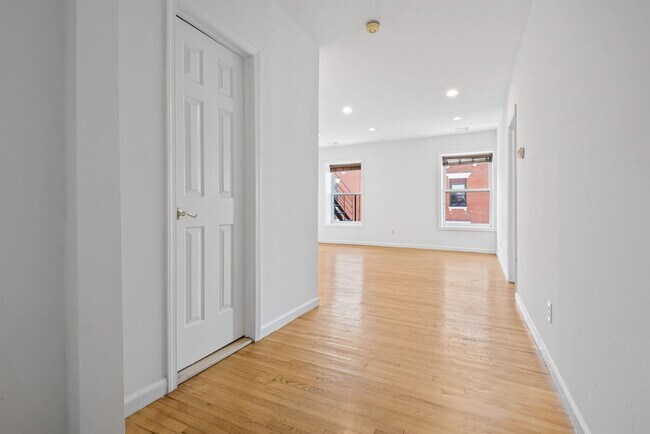 Foto del edificio - 300 Hudson St
