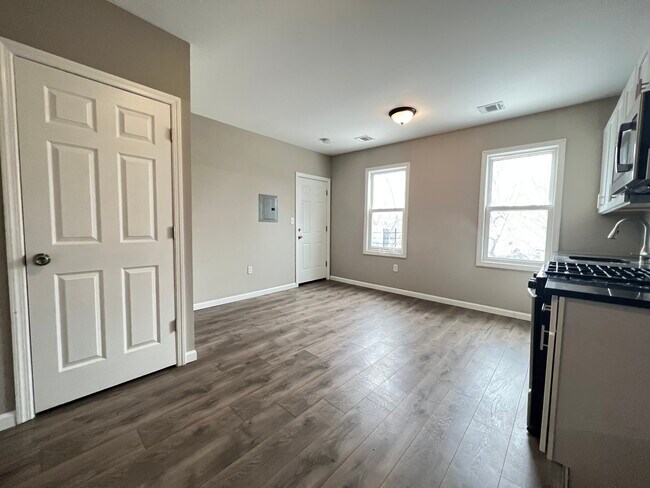Building Photo - 204 Renner Ave