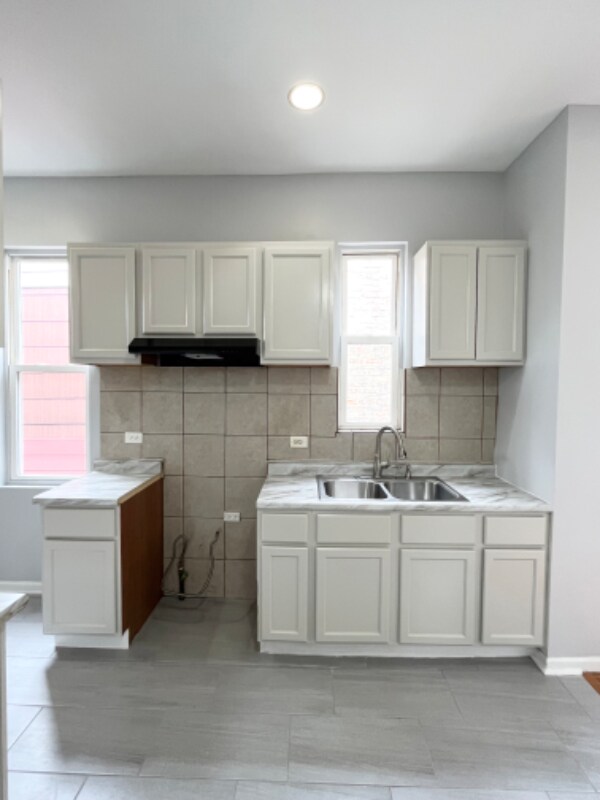 Building Photo - 2728 W Wilcox St
