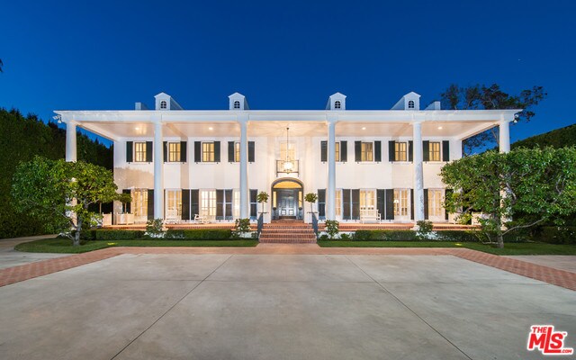 Primary Photo - 620 N Beverly Dr