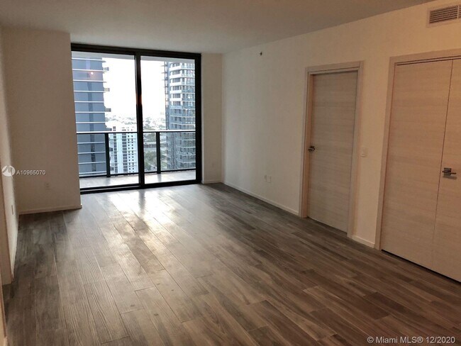 Building Photo - 801 S Miami Ave