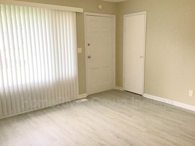 Foto del edificio - 3943 Richelieu Rd