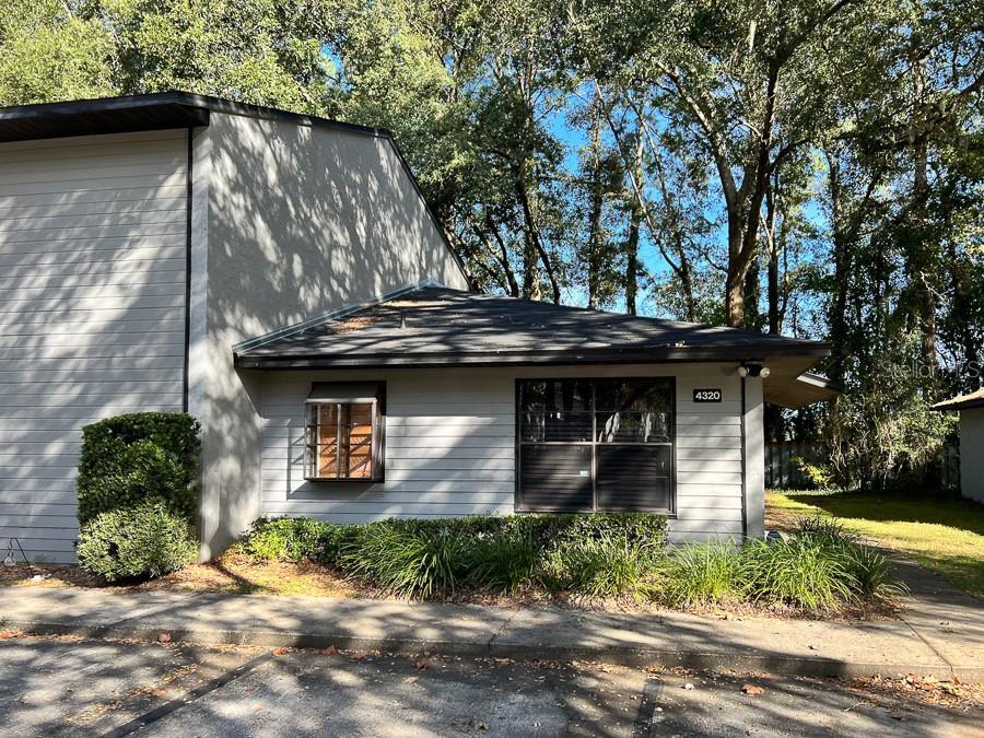 Foto principal - 4320 SW 20th Ln