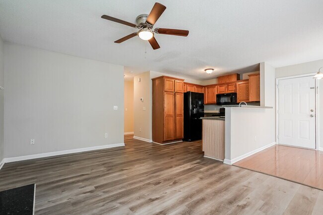 Foto del edificio - 3917 Apperson Dr