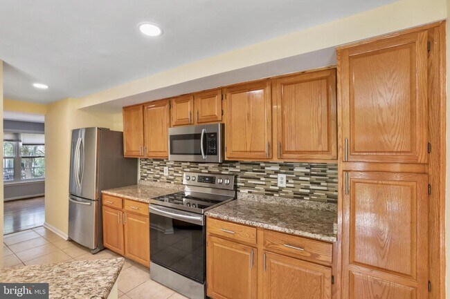 Kitchen2 - 21143 Crocus Ter