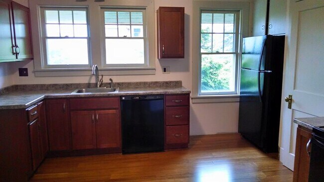 Kitchen with new appliances - 545 Fulton St