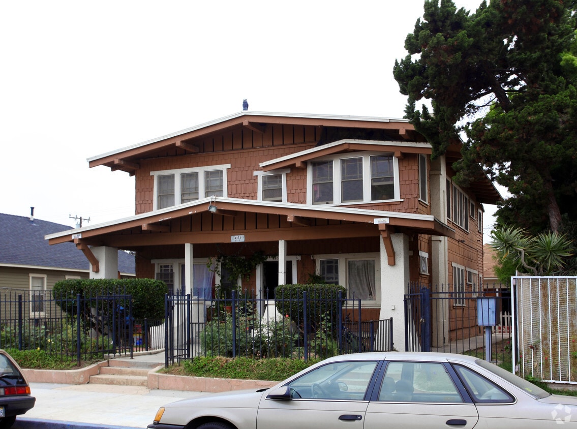 Primary Photo - 443-445 N Daisy Ave
