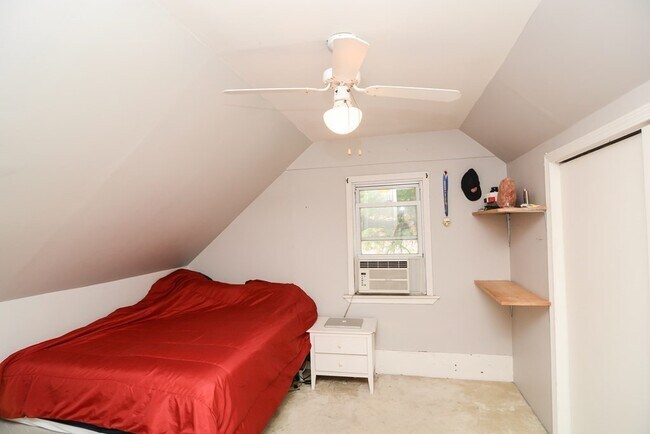 Foto del edificio - 348 W Broadway