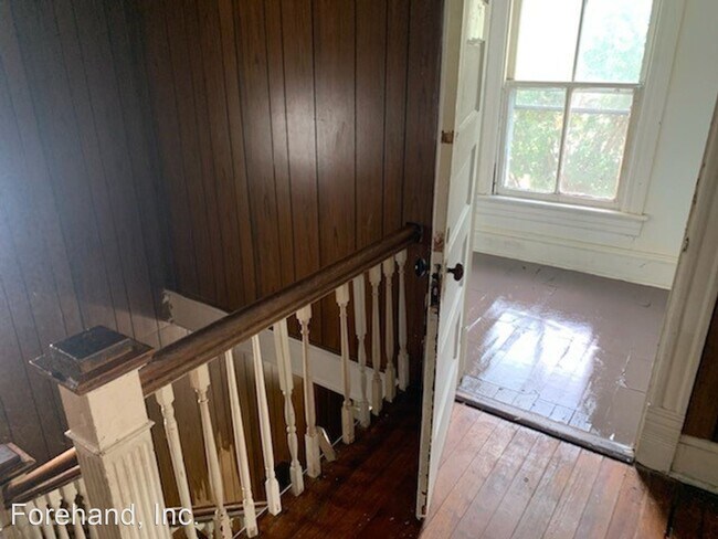 Building Photo - 1711 Floyd St