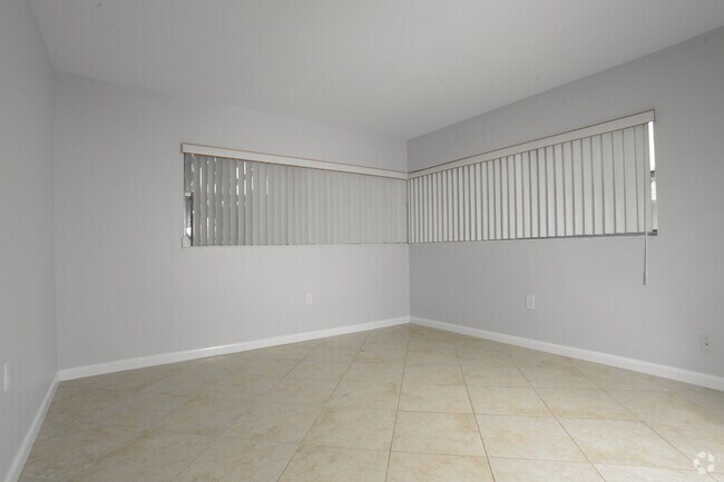 Building Photo - 1018 Park Dr