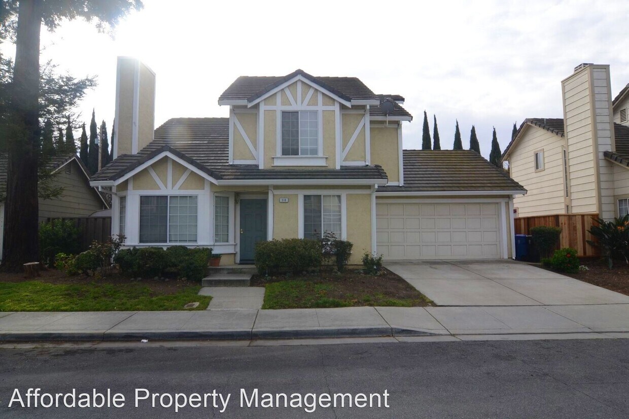 3 br, 2.5 bath House 318 Springstone Drive House Rental in Fremont