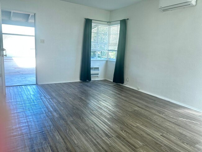 Building Photo - 6395 Mojave Ave