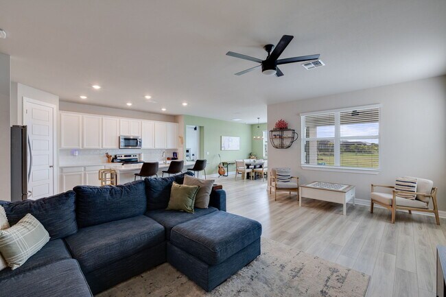 Foto del edificio - 44216 Saddlewood Ct