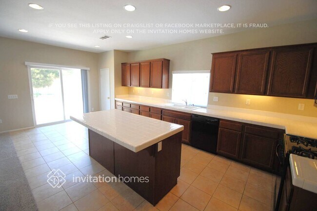 Building Photo - 40503 Carly Ct