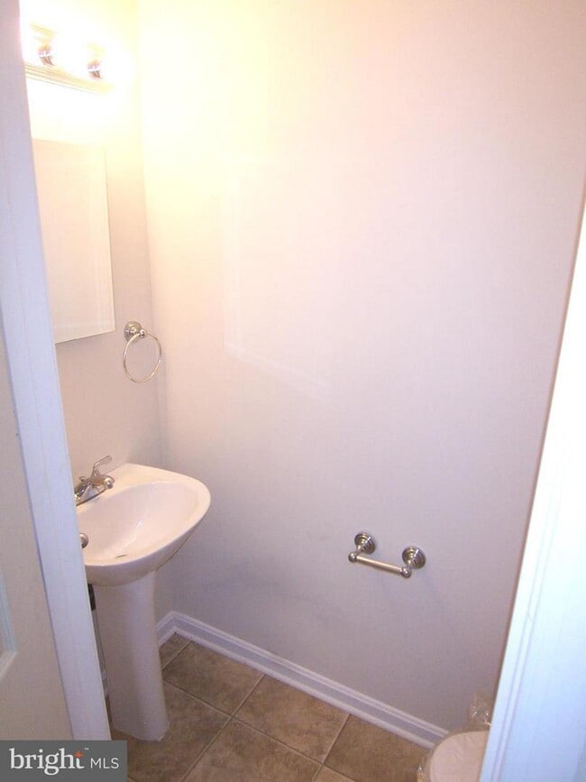 Building Photo - 11 Arrowood Ct