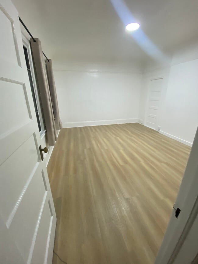 Photo - 2055 Berkeley Way (Berkeley, CA) Apartment