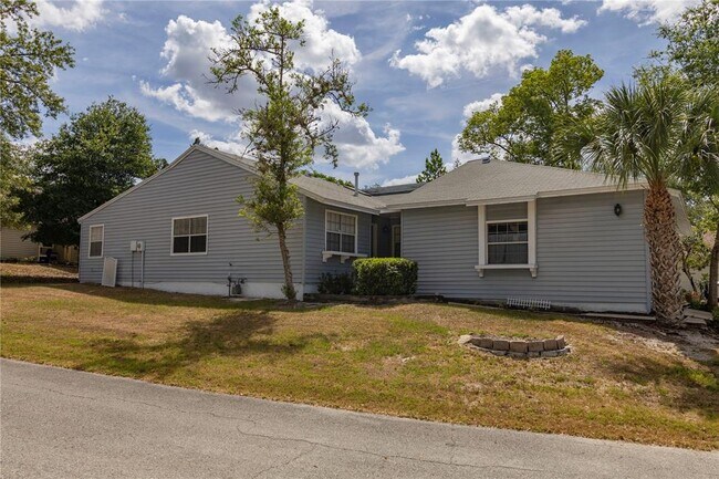 Building Photo - 1360 Landry Cir