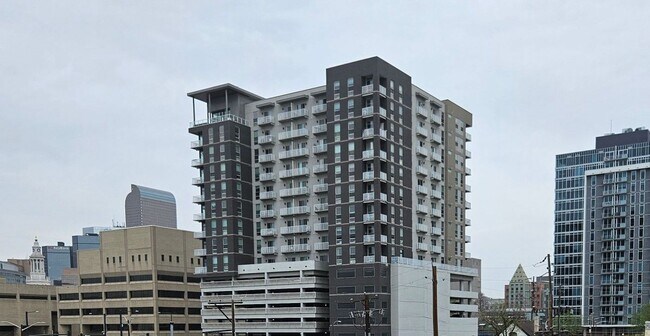 Foto del edificio - 475 W 12th Ave