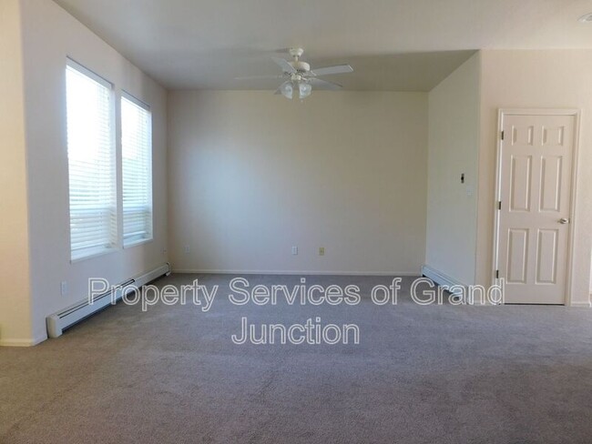 Building Photo - 148 Drumlin Cir