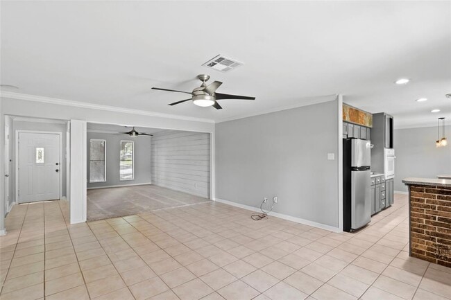 Building Photo - 112 E Wildwinn Dr