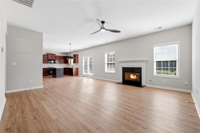 Foto del edificio - 2725 Blackstock Dr