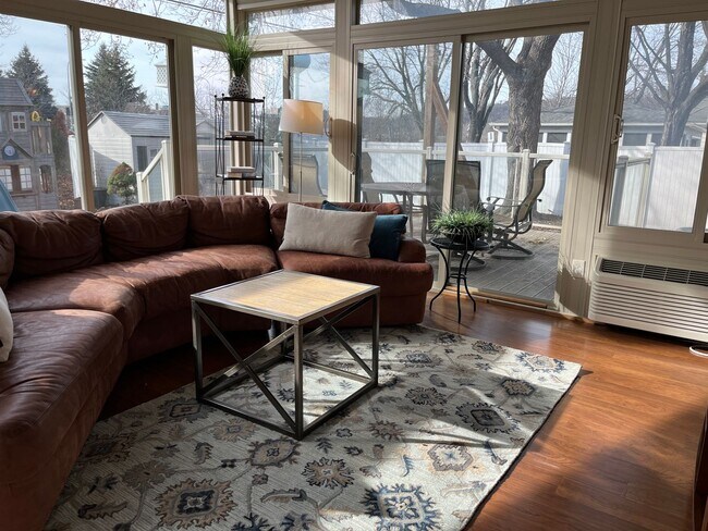 Building Photo - Remodeled Ranch Style Near Mayo Clinic