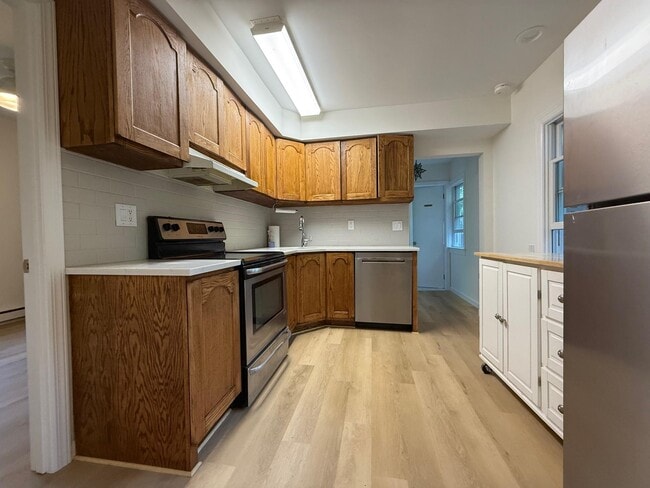 Building Photo - 106 Roe Ln
