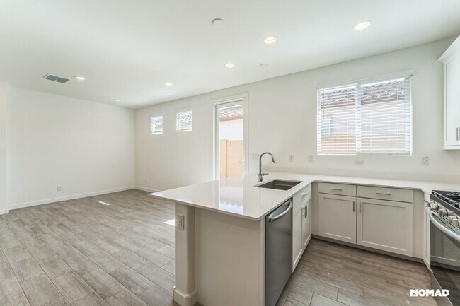 Foto del edificio - Charming 1BR Condo in San Tan Valley (Util...