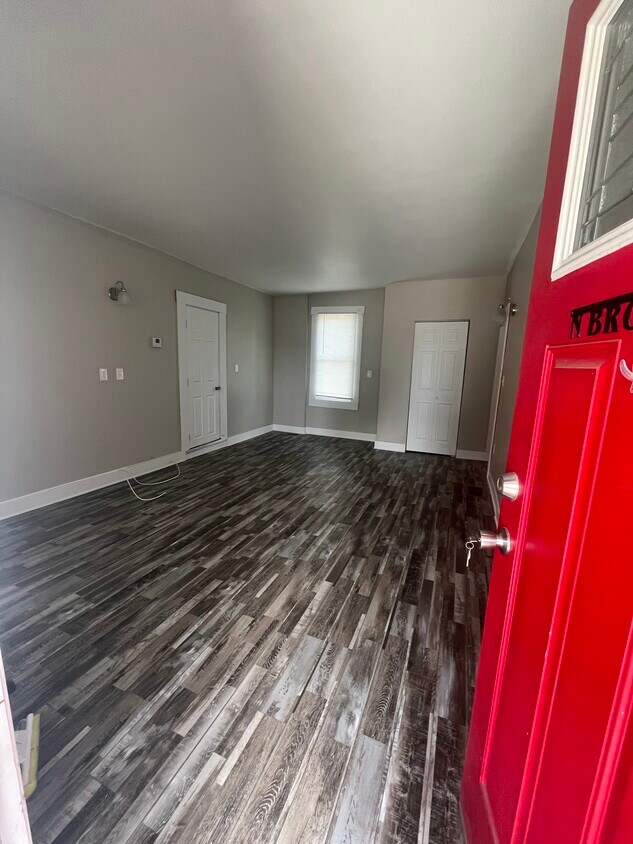 2 N Broadway Unit B, Pennsville, NJ 08070 Apartments in Pennsville