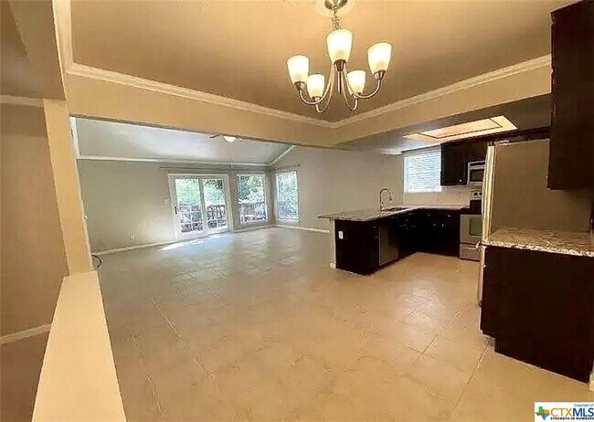 Foto del edificio - 1420 N LBJ Dr