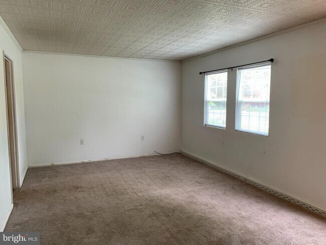 Foto del edificio - 721 Stouffer Ave
