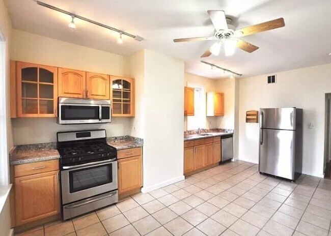 Foto del edificio - 756 Saratoga St