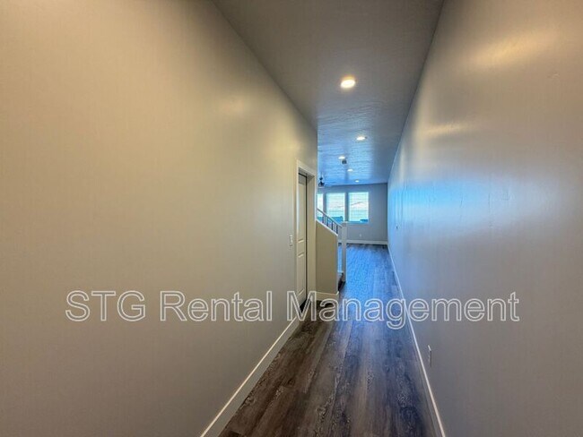 Building Photo - 1036 S 4380 W