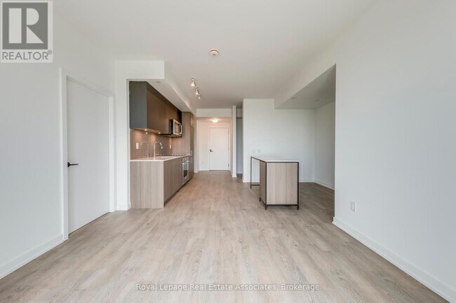 Building Photo - 806-220 MISSINNIHE Way