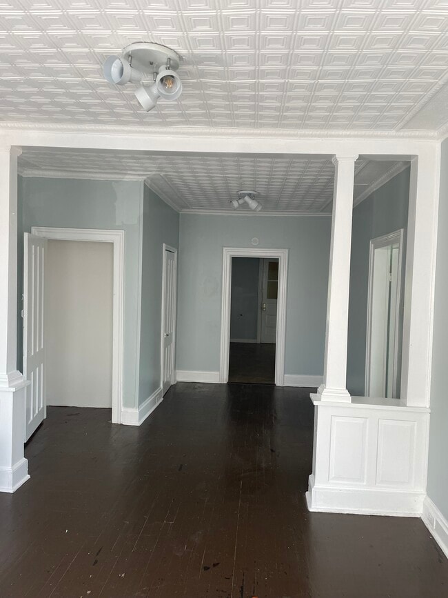 Building Photo - 658 4th St