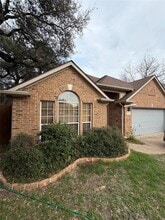 Building Photo - 1802 Shooting Star Cove