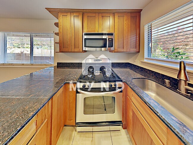 Building Photo - 5343 Elsinore Way