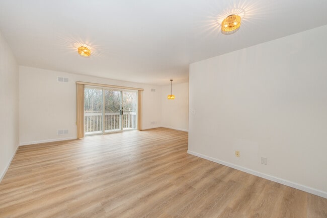 Building Photo - 70 Harristown Rd