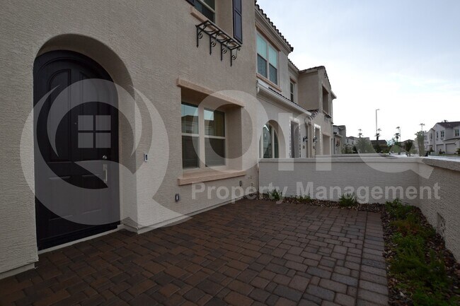 Building Photo - 4077 S Sabrina Dr
