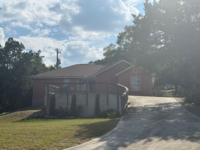 Building Photo - NEW ON MARKET (PRICE DROP!!)