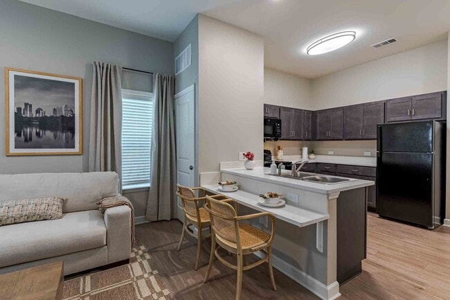 Building Photo - Crossing Pointe