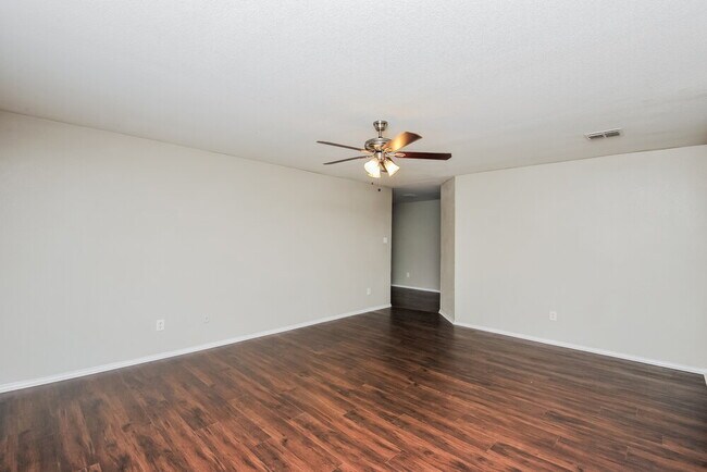 Foto del edificio - 1508 Queens Brook Ln
