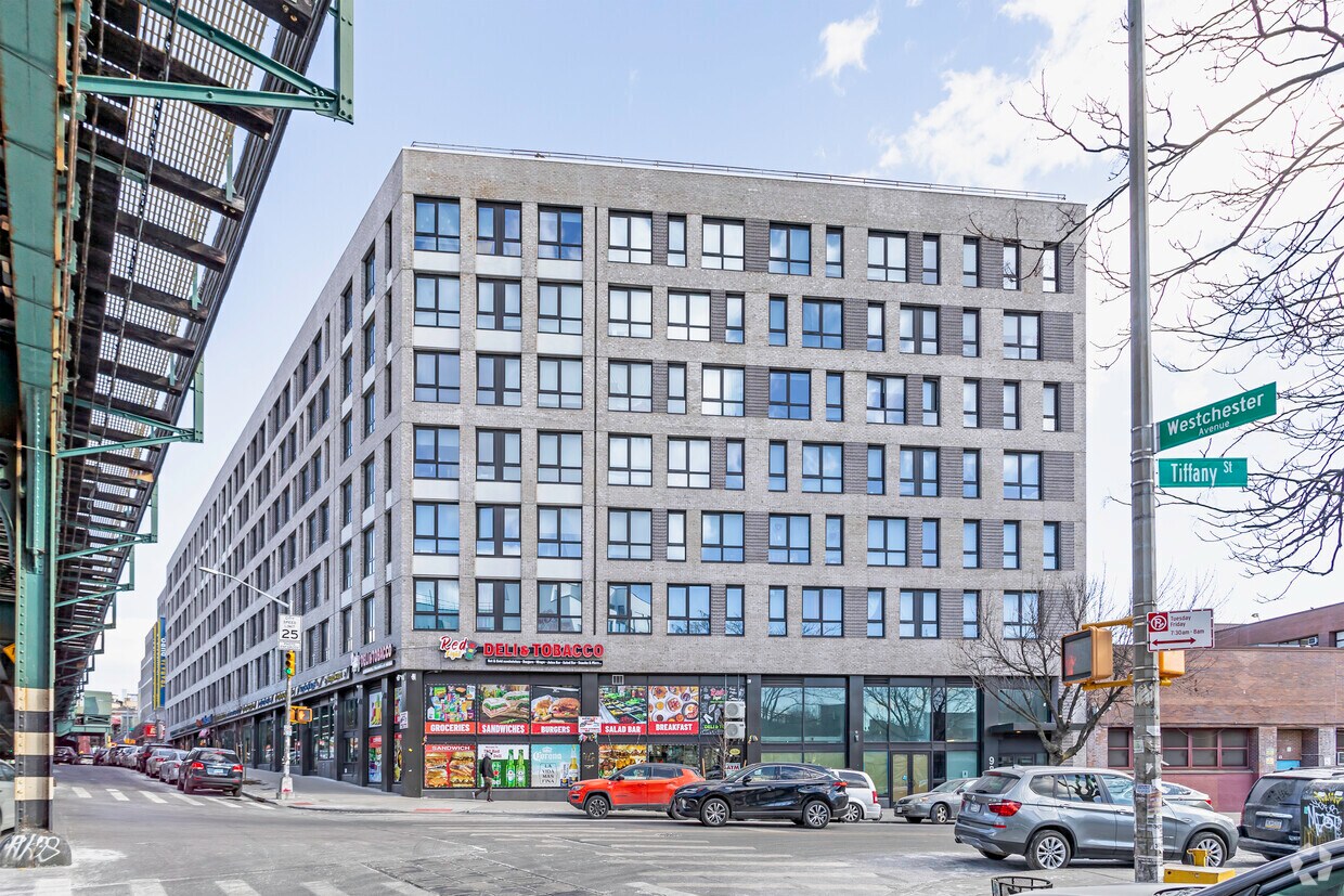 Foto principal - 980 Westchester Ave