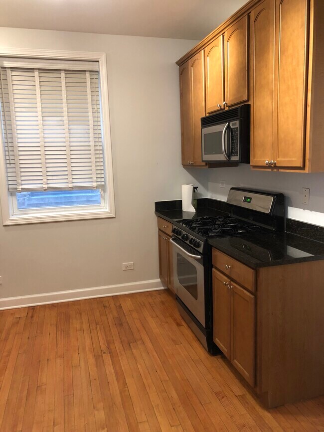 Foto del edificio - 4849 N Wolcott Ave