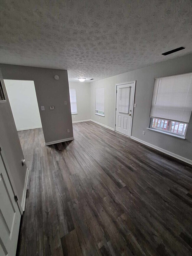 Foto del edificio - 39 Pine Dr