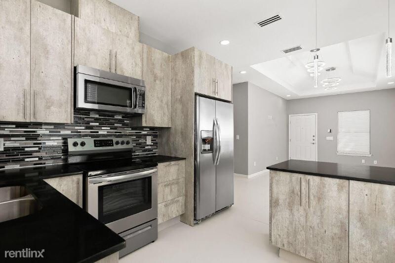 Primary Photo - 3 br, 2 bath Apartment - 619 CATHEDRAL HILLS
