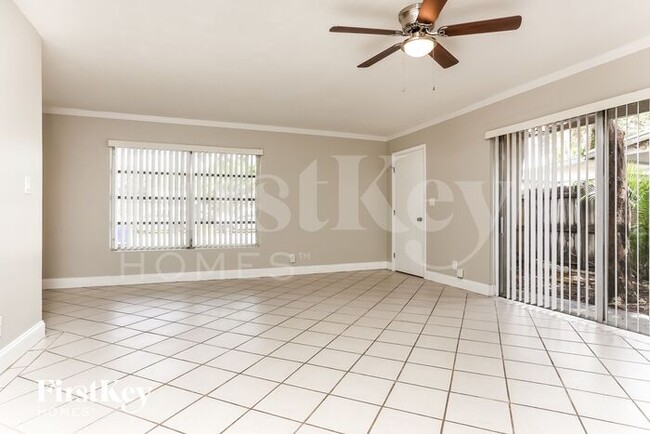 Foto del edificio - 6440 Roosevelt St